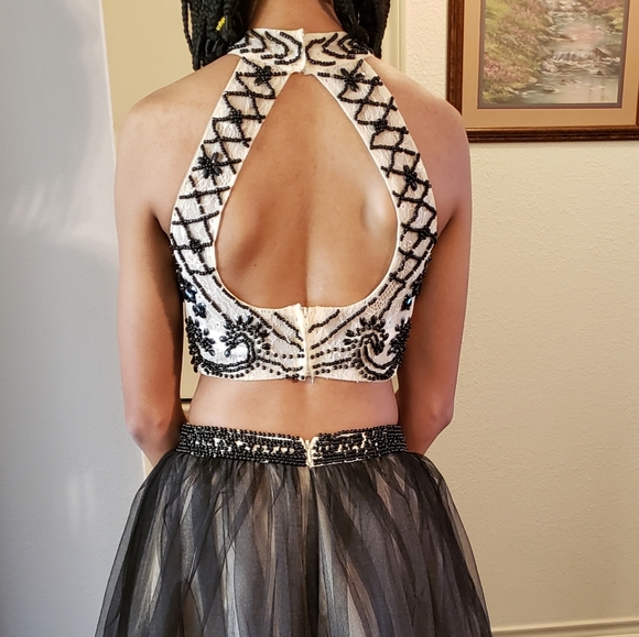 Dress - Picture 3 of 4